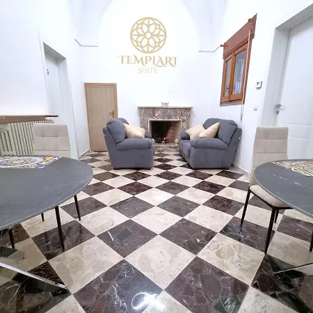 Alojamento de Acomodação e Pequeno-almoço Templari -